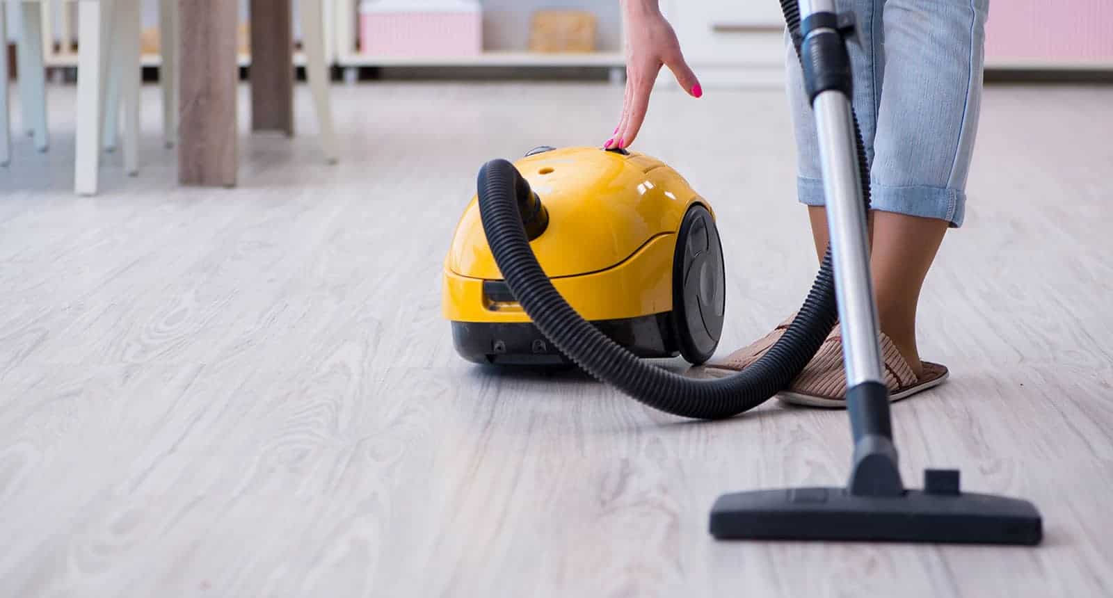 Top 15 Best Vacuum for Hardwood Floors and Carpets 2021